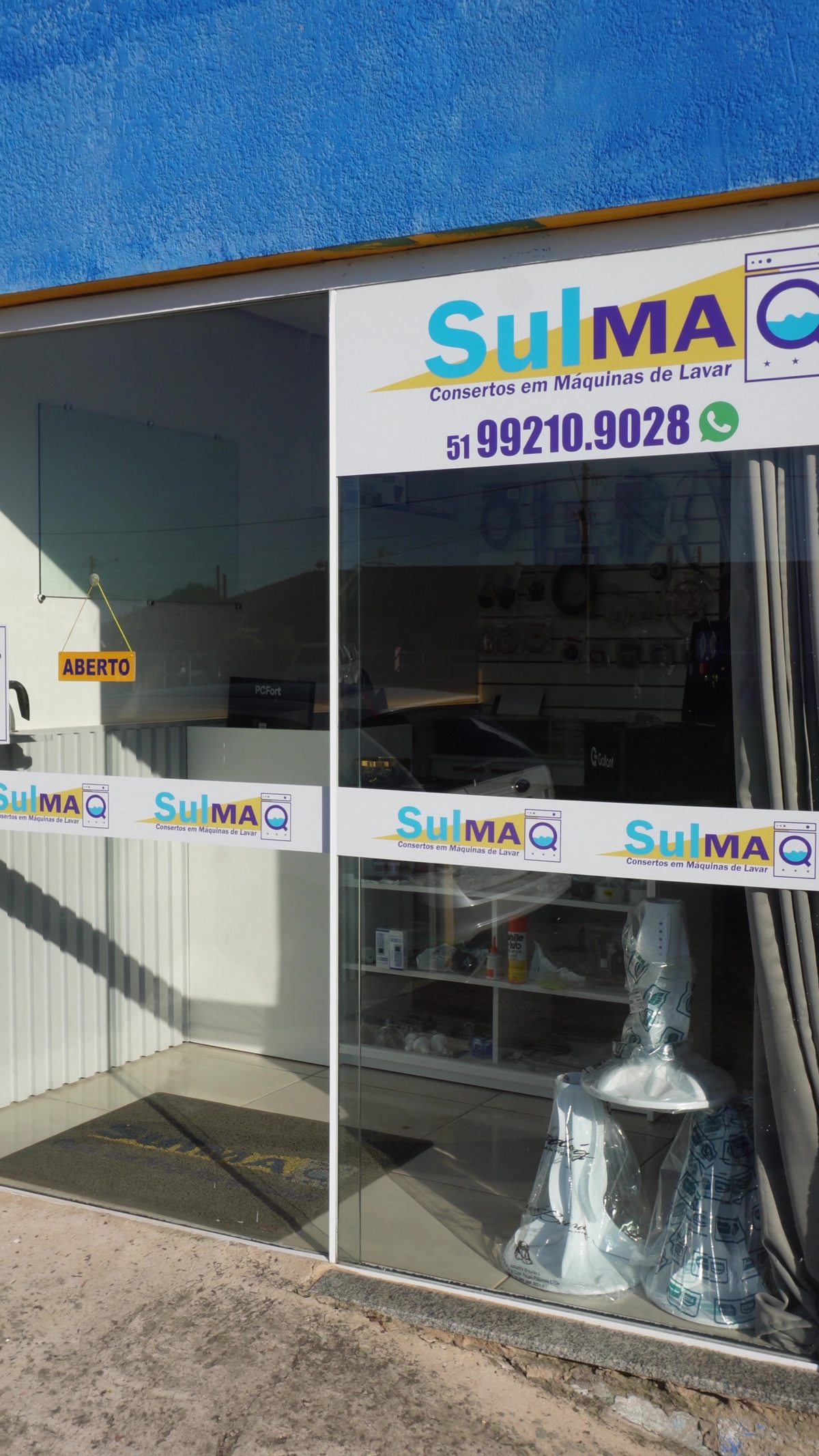 Fachada da loja Sulmaq no bairro São Francisco II